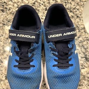 Boys size 3 Under Armour shoes